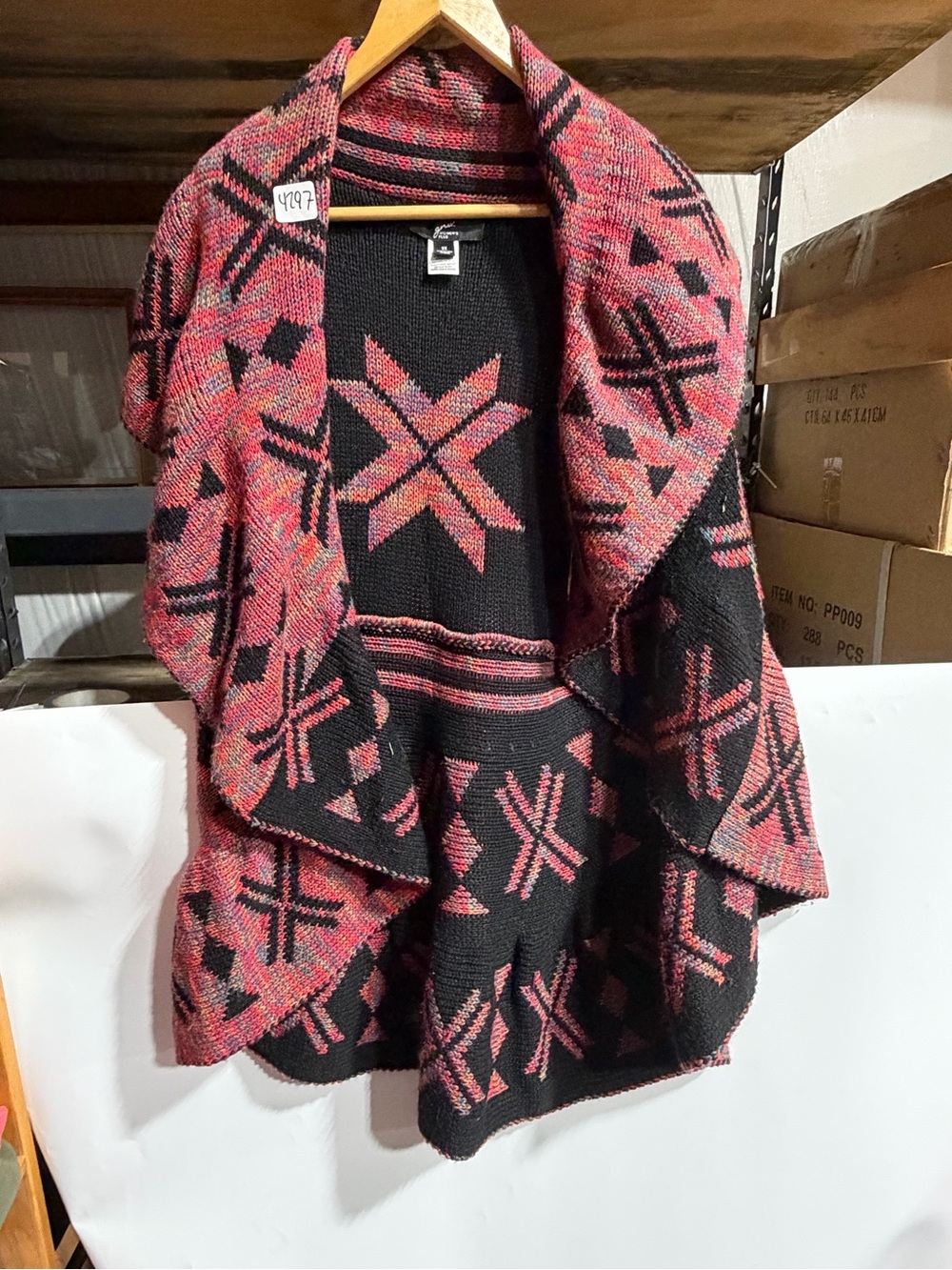 #4297-GNW Black and Pink Patterned Open-Front Cardigan